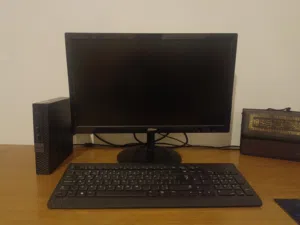 كمبيوتر مصغر Dell Wyse 5070 بحالة ممتازة مع شاشة - للبيع بسعر مميز