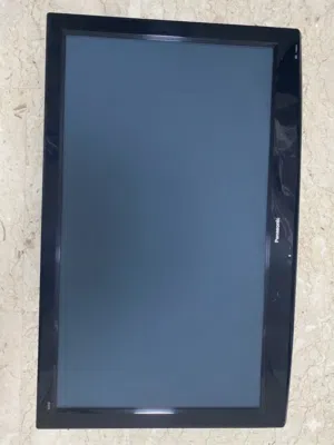 شاشة Panasonic مستعملة استعمال خفيف و نظيف