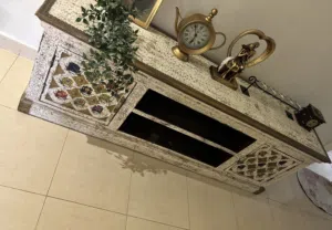 طاولة تلفاز