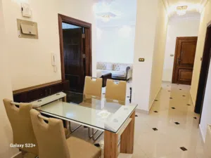 شقة مفروشة فاخرة بالجندويل من المالك مباشره بالقرب من شركه زين وبيت المفتول