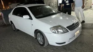 كرولا 2001وارد ما قد استخدمها يمني السياره مرشوشه رشه تجميليه