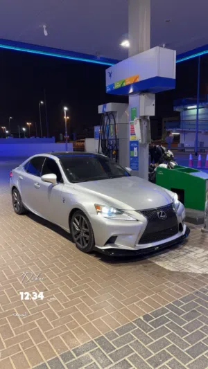 Used Lexus IS in Dubai