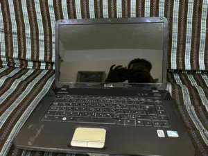 لابتوب dell vostro نظيف