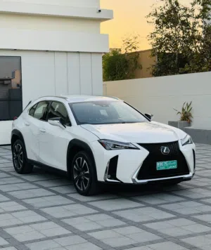 UX200 شبه جديد