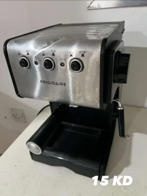 ماكينة اسبريسو فريجيدير بحالة جيدة
