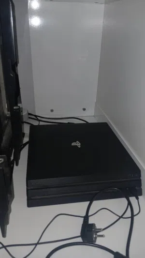 PS4 شبه جديد مش مفتوح