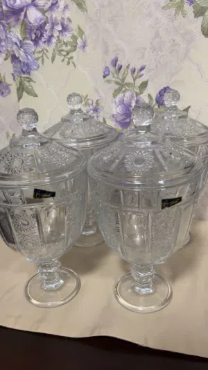 فازات من الزجاج