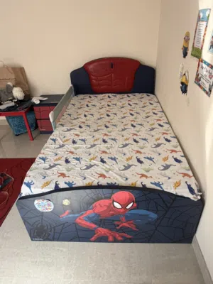 غرفة نوم اطفال سبايدر مان مميزةSpider man kids bedroom in good condition