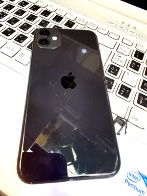 Apple iPhone 11 64 GB in Tripoli