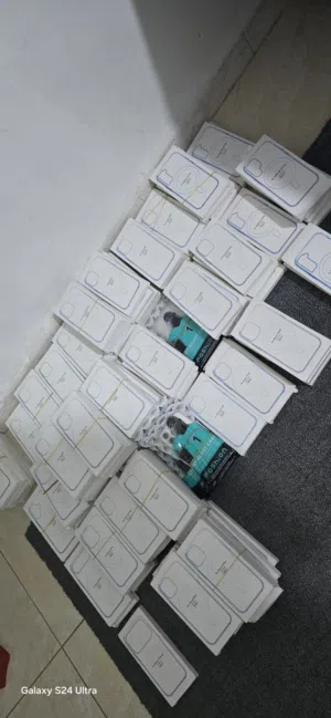 شروة كفرات ايفون وسامسونج شفاف Magsafe بسعرر حرررق