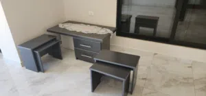 طقم طاولات لمينيت بحالة الجديد للبيع