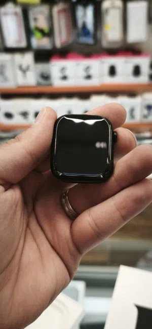 ساعة apple watch series 11 مقاس 46mm لون jet black بطارية 100% الساعة وكالة استخدام اقل من شهر