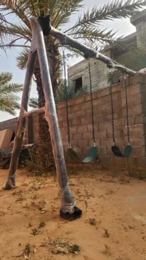 للبيع مرجيحة أطفال جديدة متينة وعملية، مناسبة للحدائق والاستراحات والأحواش. تتحمل الاستخدام اليو