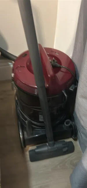Hitachi heavy duty vacuum cleaner