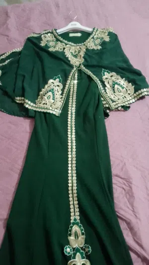 قفطان لون زيتي