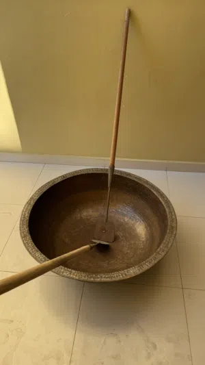 مرجل حلوى مع البسطان
