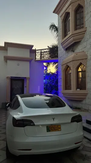 Used Tesla Model 3 in Al Dakhiliya