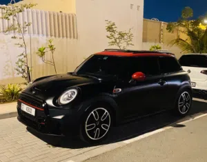 Dhs 16500/= Mini Cooper S - John Cooper Works Edition - Gulf Specs - 2014 Top - خليجي