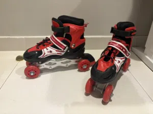 Adjustable size 4 wheel skating shoes 39-40 size