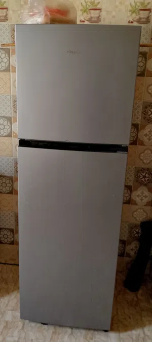 غرف نوم وثلاجه وفليزر وكراسي