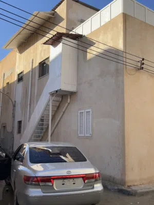 منزل دورين وواجهتين للبيع