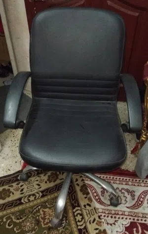 كرسي مكتب بحاله جيدة