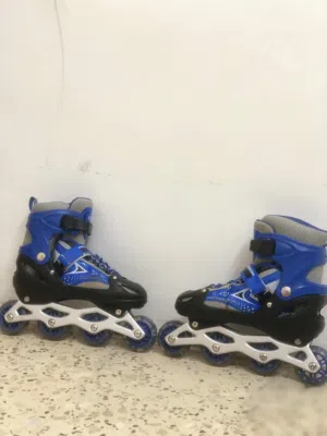 للبيع حذاء تزلج (Rollerblades) بحالة ممتازة  (سكيت )