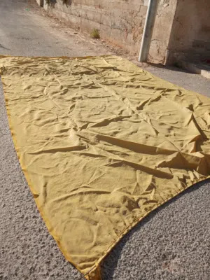 شادر نوعية ممتازة ولا مزع فيه مطلوب فيه 60 دينار