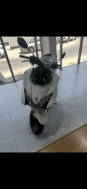 مندوب توصيل اغراض وطعام