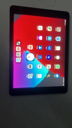 Apple iPad 5 32 GB in Sharjah