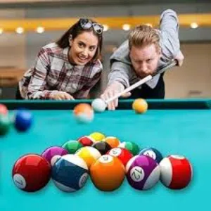 طاولة خشب  لعبة  بيبي فوت الصغيره كرة القدم اليدويه او  طاوله بلياردو و سنوكر    التحدي و الخفه