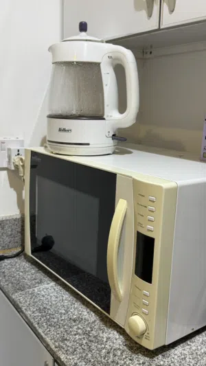 Feller Microwave and electric kettle