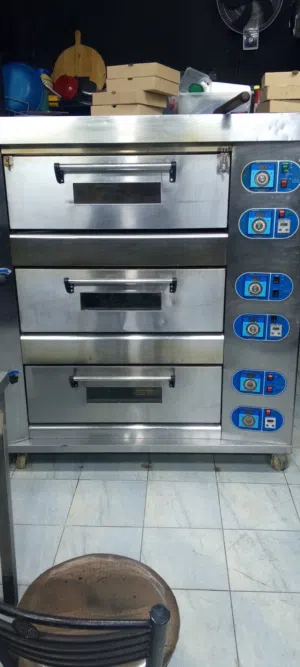 معدات مطعم عجين