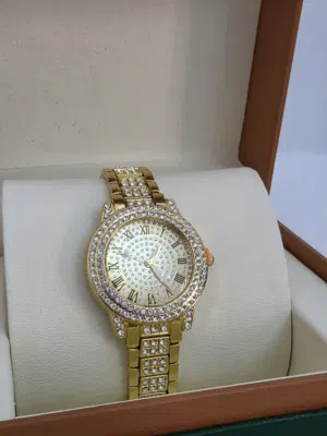 ساعة نسائية أنيقة