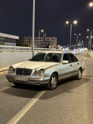 قرش ونص 96 E200 مرسيرس بنز بحاله الشركه تجار لا ترن على