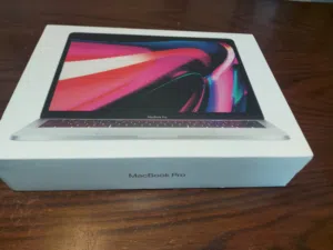 Macbook pro M2 2022 استعمال بسيط جدا جدا