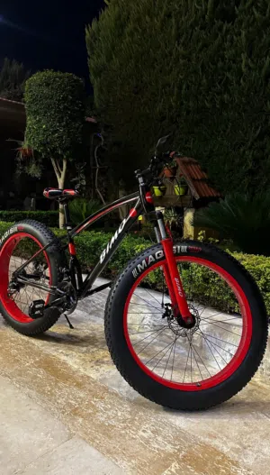 دراجه هوائيه من نوع Fat bike