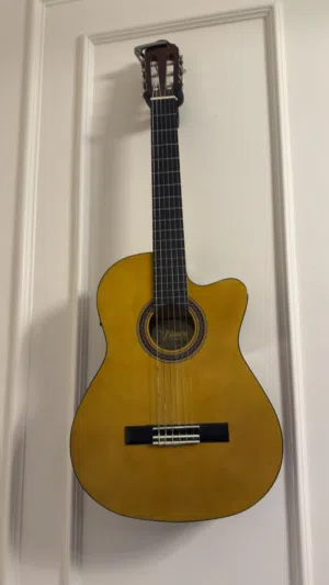 Guitar valencia classical electric جيتار كهربائي فالنسيا كلاسيكي