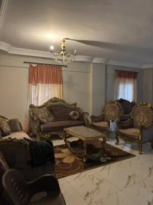 عفش كامل للبيع غرفه نوم كامله وعدد 2صالون حاله جيده.بشرط كله للبيع مره واحده