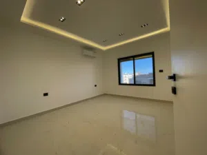 تلاع العلي  شقه فارغه للايجار لم تسكن سوبر ديلوكس