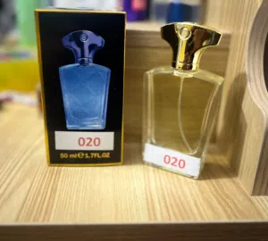 عطر 020 من أفضل عطور حاليا في السوق عطر رجال و نسائي وفوحانه ما شاء الله و ثباته يجلس يومين في ملابس