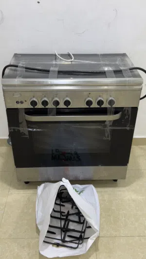 للبيع طباخ خمس عيون ماركه ايطاليه نظيف جداً