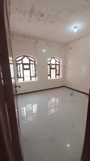 100 m2 3 Bedrooms Apartments for Rent in Sana'a Sa'wan