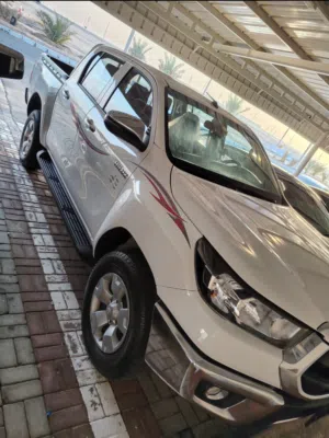 للبيع  Toyota Hilux 2025 صبغ الركالة (بدون حوادث )