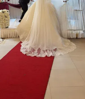 فستان زفاف ابيض الون مقاس واحد