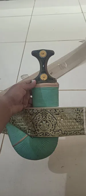 جنبية عزيري قديم