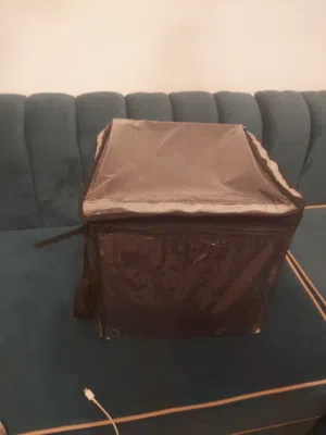 شنطه توصيل بريستو استعمال نظيف اقل من شهر شنطه واسعه وتتحمل