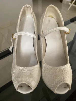 حذاء عروس مع كعب 15 سم روكي مريح جدًا  Wedding shoes size 37 with a rocky 15 cm heels