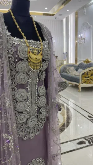 ثوب عروس حنة او عروس ملجة فخم وراقي وروعة على الطبيعة