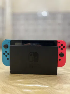 Nintendo Switch V1 – Bon état + Mario Kart 8 Deluxe